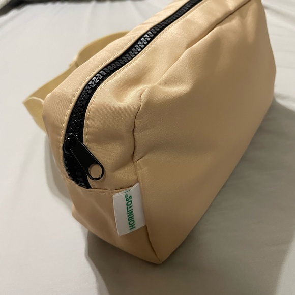 Honitos Chicago Bears Tan Crossbody Bag - Picture 2 of 6